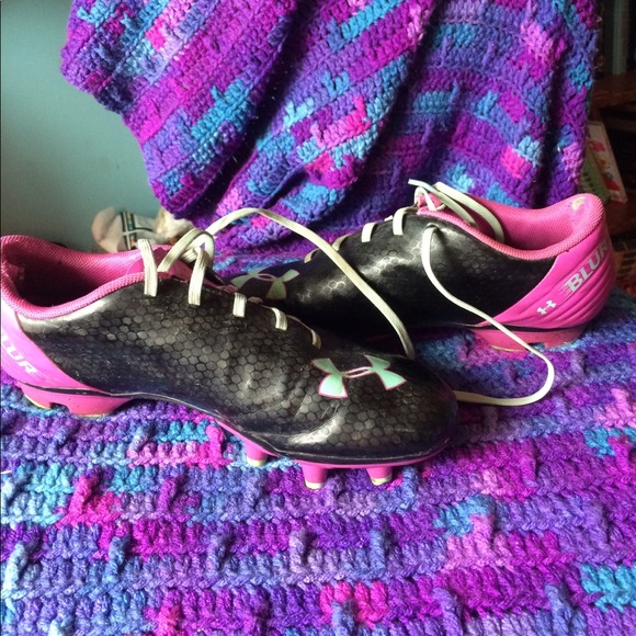 Childrens soccer cleats - Picture 2 of 4