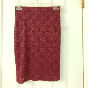 💗💗 NWT Burgundy lace pencil skirt 💗💗