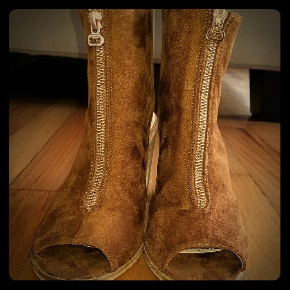 💛Catherine Malandrino peep👀 toe/heel booties