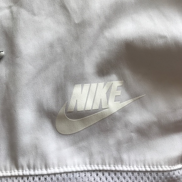 Nike workout shirt - Picture 2 of 4