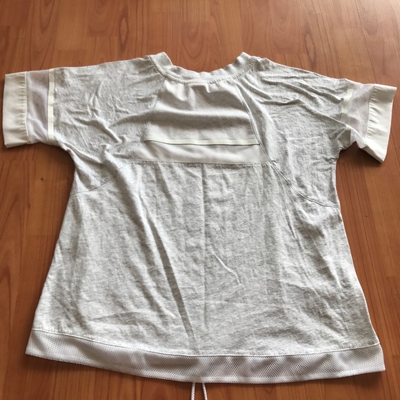 Nike workout shirt - Picture 4 of 4