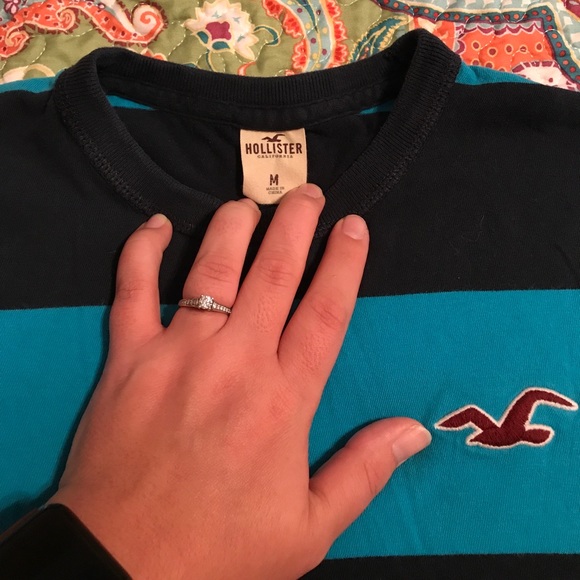 Short Sleeve Hollister Tee - Picture 2 of 2