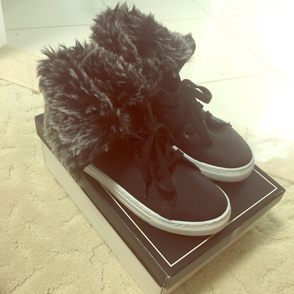 Black faux fur lined sneakers