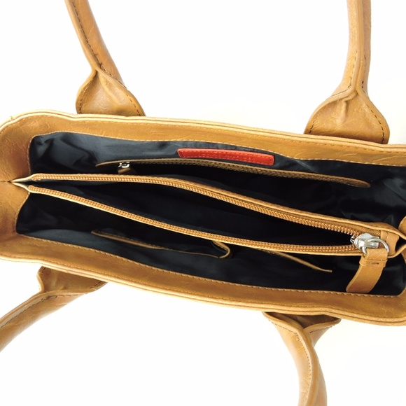 TOMMY HILFIGER Monogram Handbag with wrist-let - Picture 5 of 8