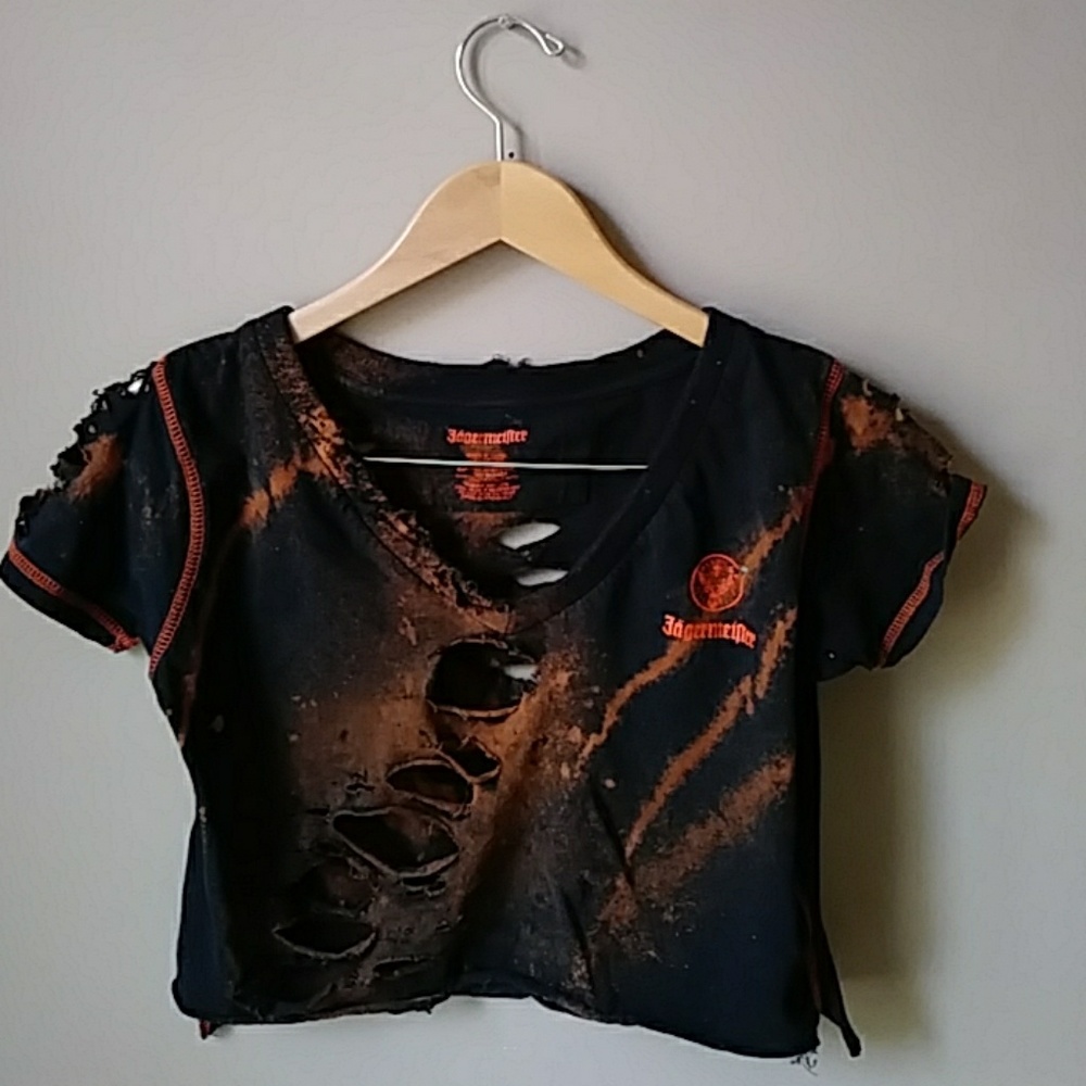 Custom grunge crop tshirt med to large