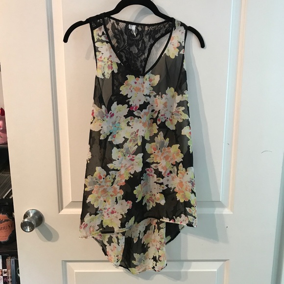Sheer floral lace tank - Picture 4 of 5