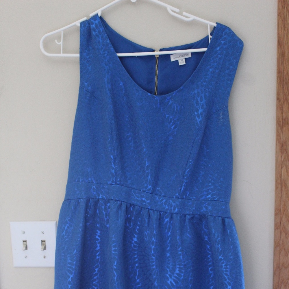 blue dress