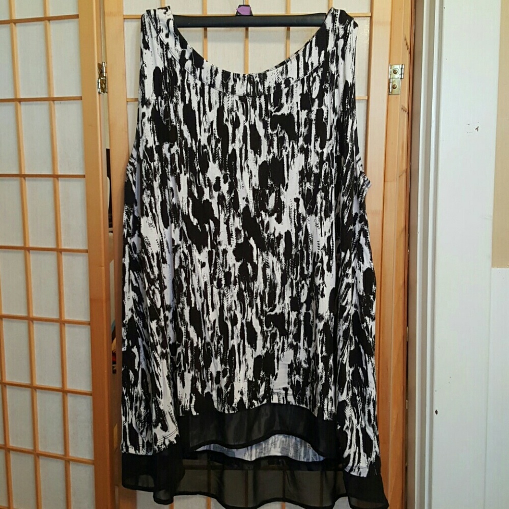 Sleeveless blouse