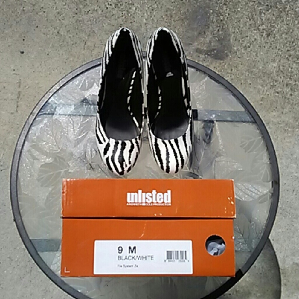 Kenneth Cole Zebra stripped 3"high heels