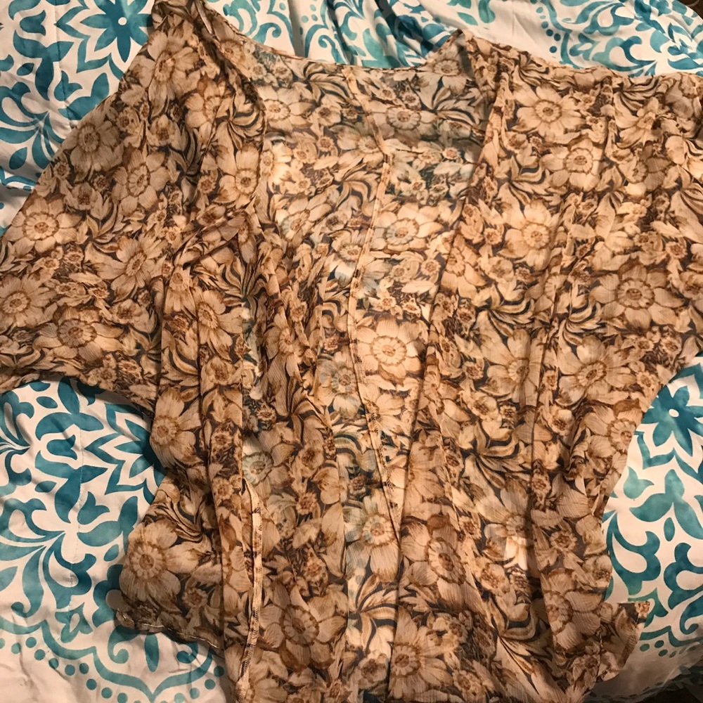 💎 AEO floral kimono 💎