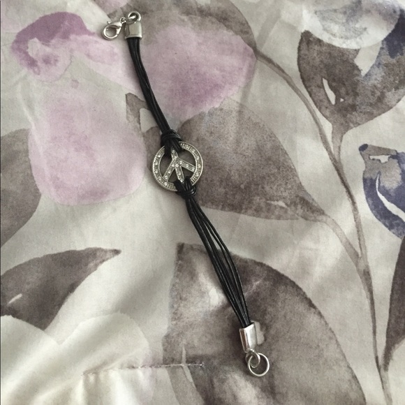 Fun peace sign bracelet - Picture 2 of 2