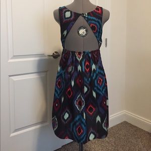 ROXY v-front print dress w/open back & full skirt