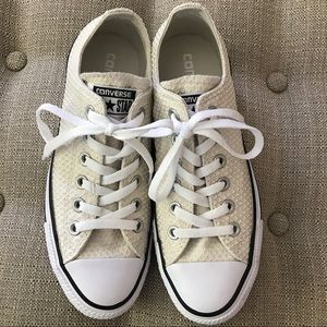 NWOT Cream Converse All stars - Size 7