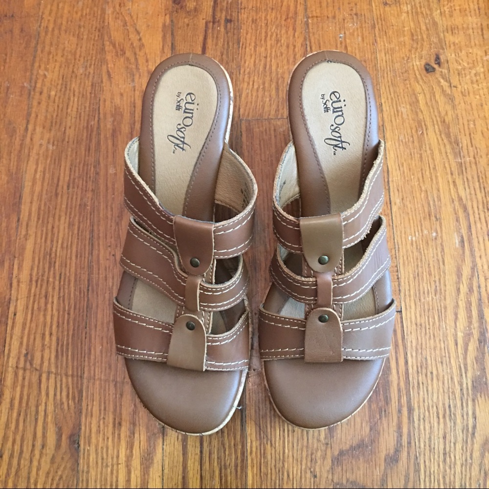 Sz 8 Women's Wedges Euro soft by Sofft sandals