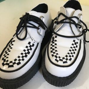 White T.u.k. Creepers