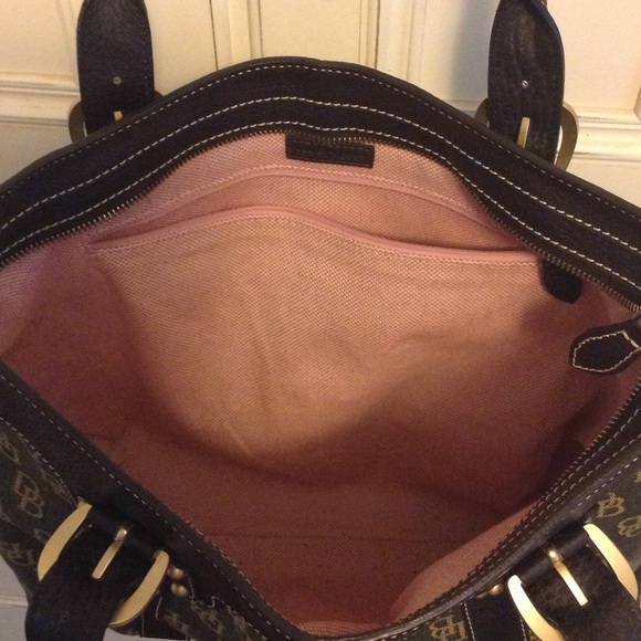 AUTHENTIC DOONEY AND BOURKE PURSE - Picture 3 of 4