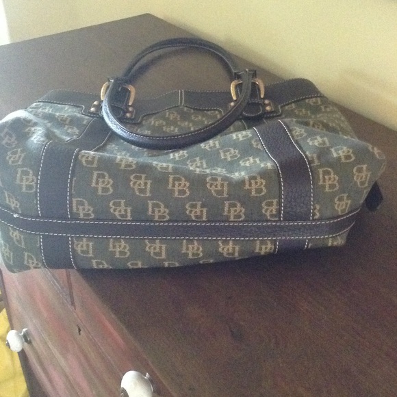 AUTHENTIC DOONEY AND BOURKE PURSE - Picture 4 of 4