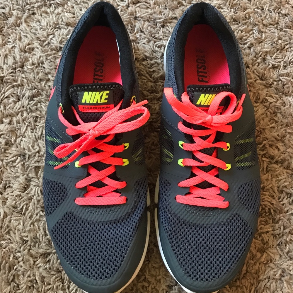 Nike Flew Run shoes. Great condition!
