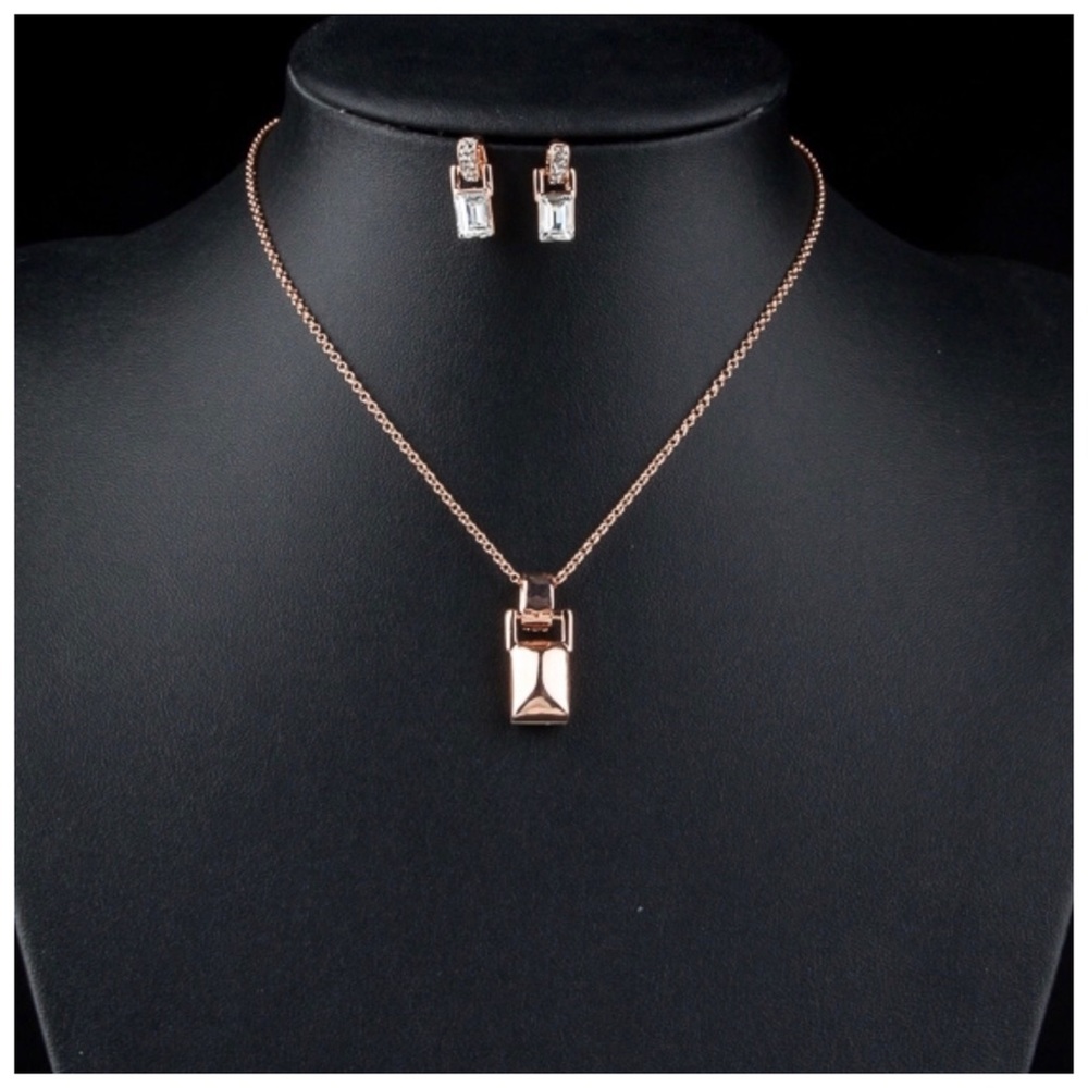 Art Deco Simulated Diamond The Gilda Necklace Set - Picture 5 of 5