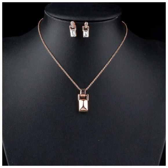 🎁 Art Deco Simulated Diamond The Gilda Necklace Set - Picture 4 of 4