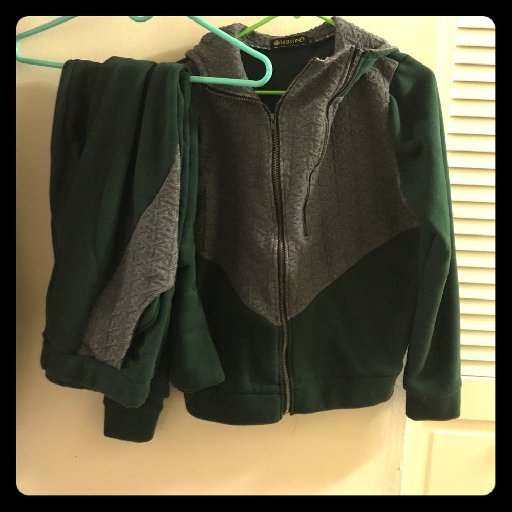 ⭐️LAST CHANCE⭐️ 2-piece Hoodie and Sweatpants Set