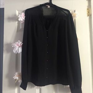 Blouse with lace on top