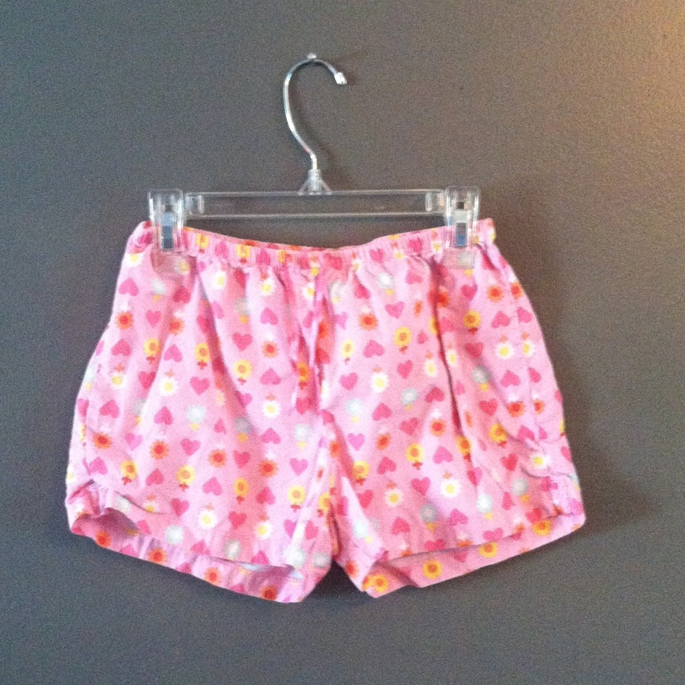 Adorable pajama shorts with a cute design!!! <3 ;)