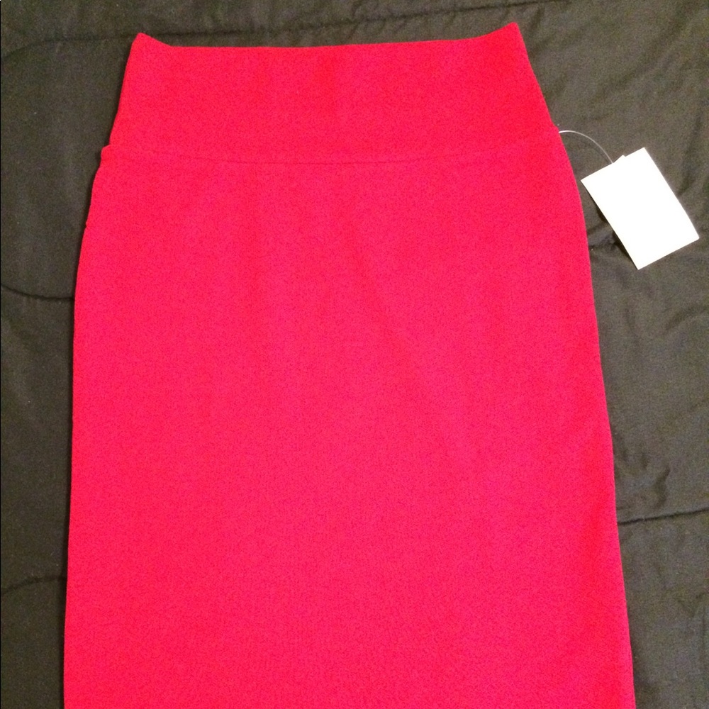 ❤️SOLD❤️Solid Red Cassie by Lularoe