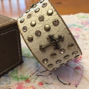 White Rhinestone 💎 Bracelet