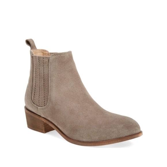 Steve Madden Shoes - DELETING SOON✨NWOT✨ Steve Madden "Nylie" Bootie