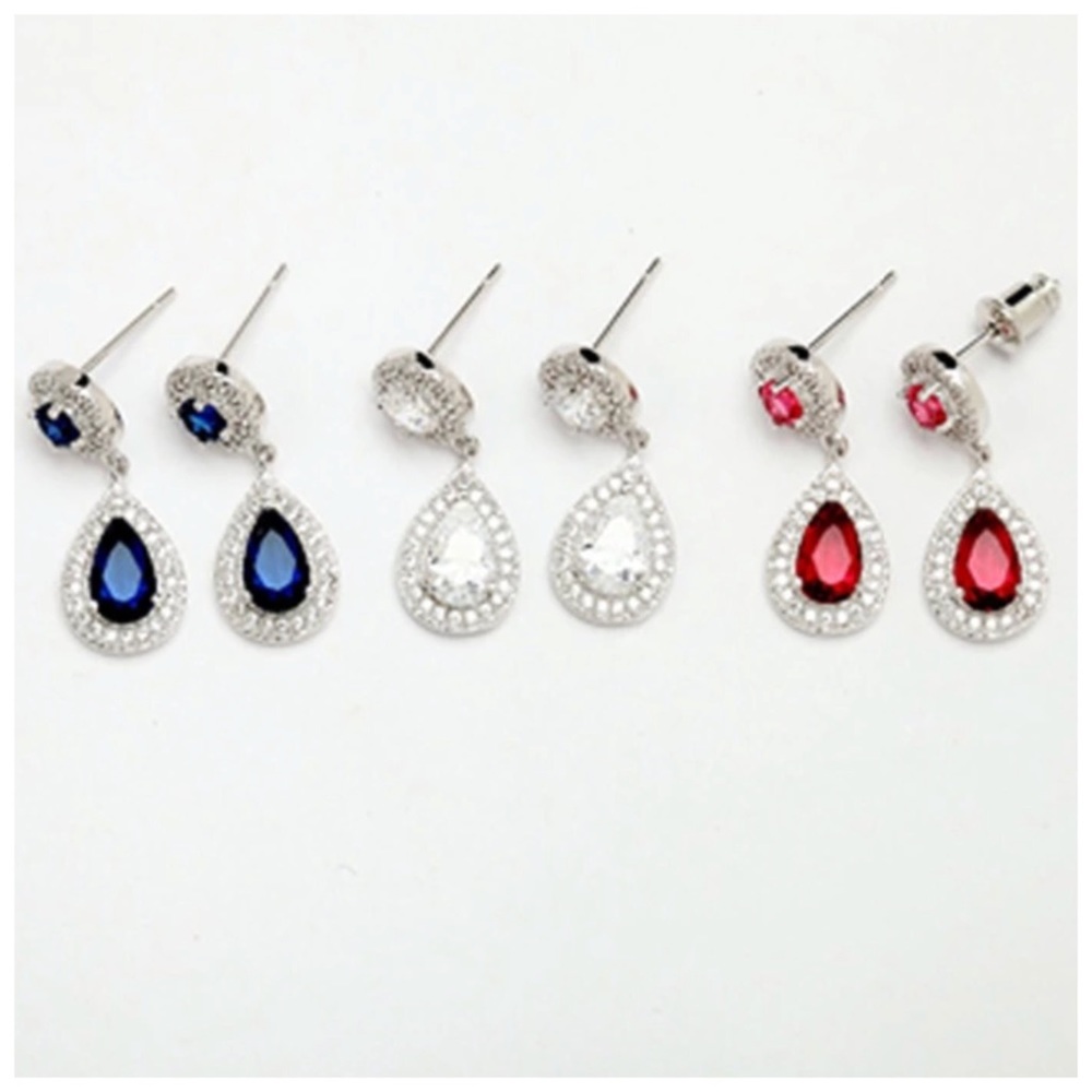💕 Swarovski Crystals Kasidy Red Earrings - Picture 2 of 5