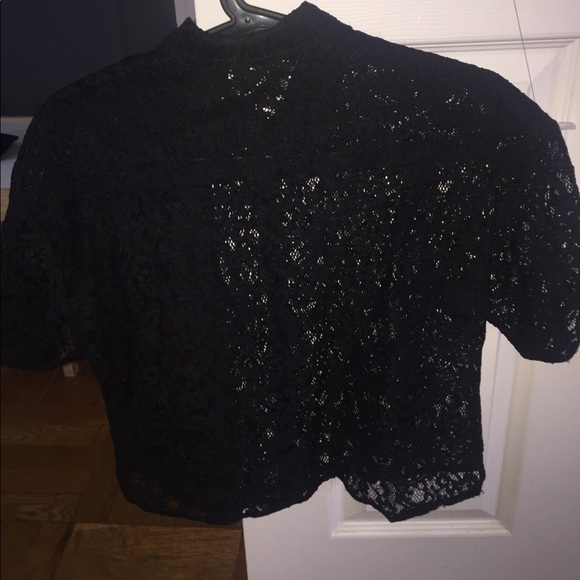 Lace crop black top - Picture 3 of 4
