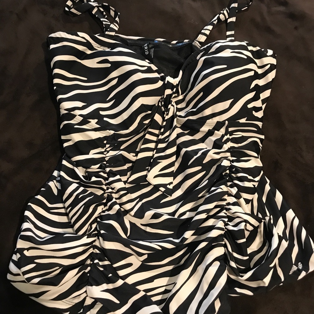 Torrid swimsuit top tankini
