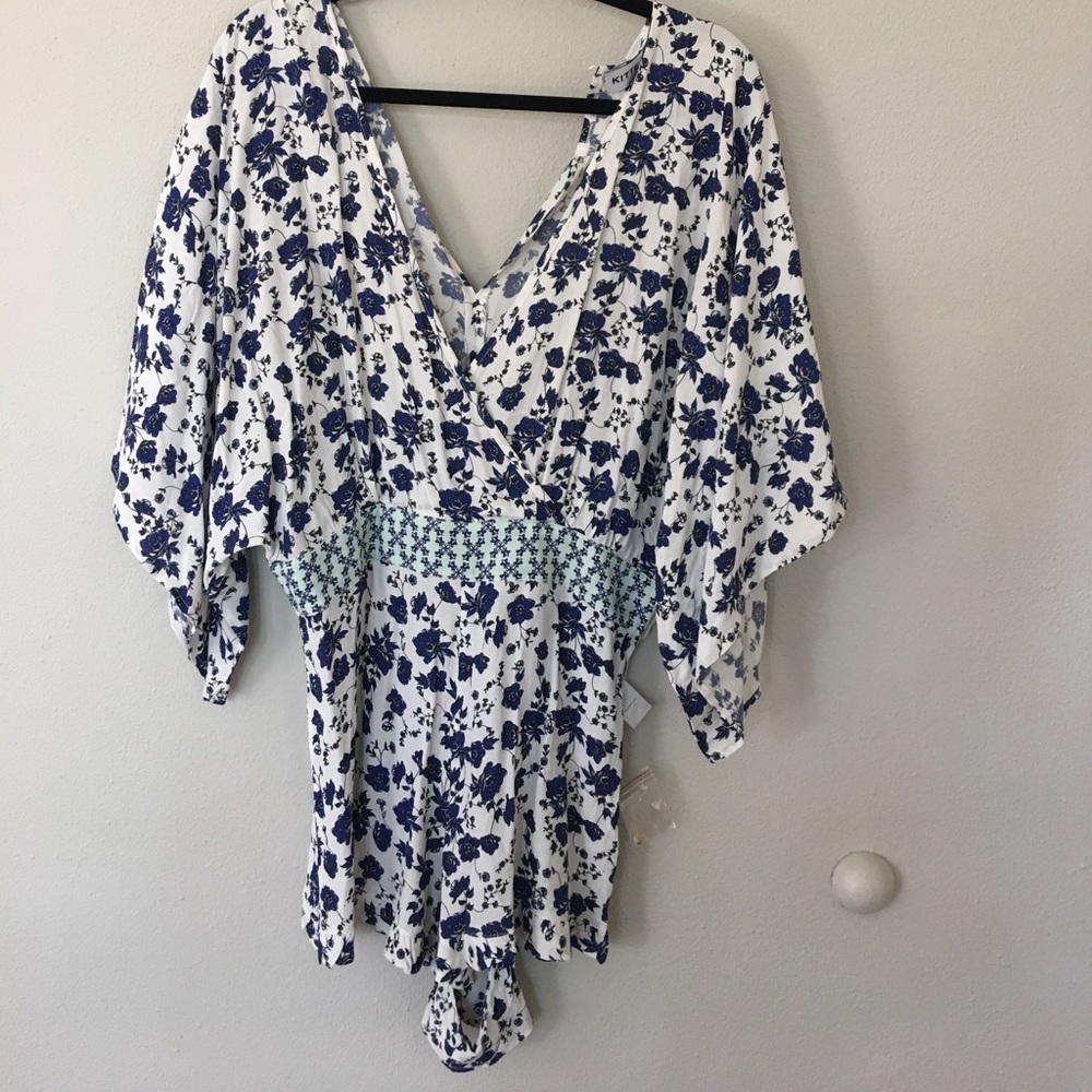 Never worn Jessie James Decker Kittenish Romper