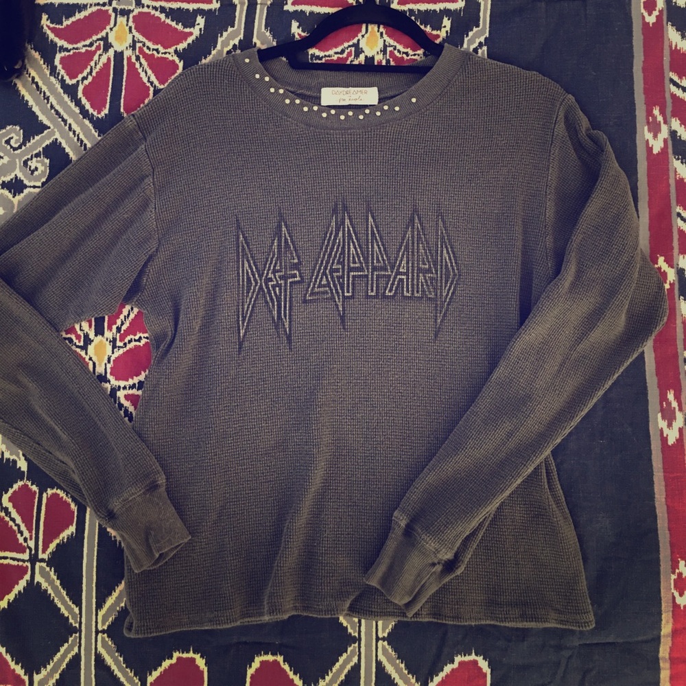 Rock out in this Free People studded thermal 🤘🏻