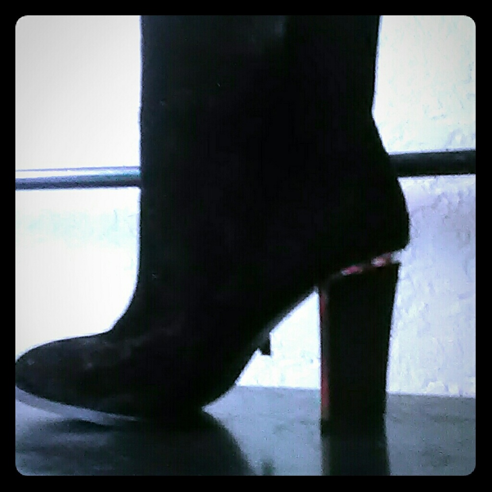 Black boot heels