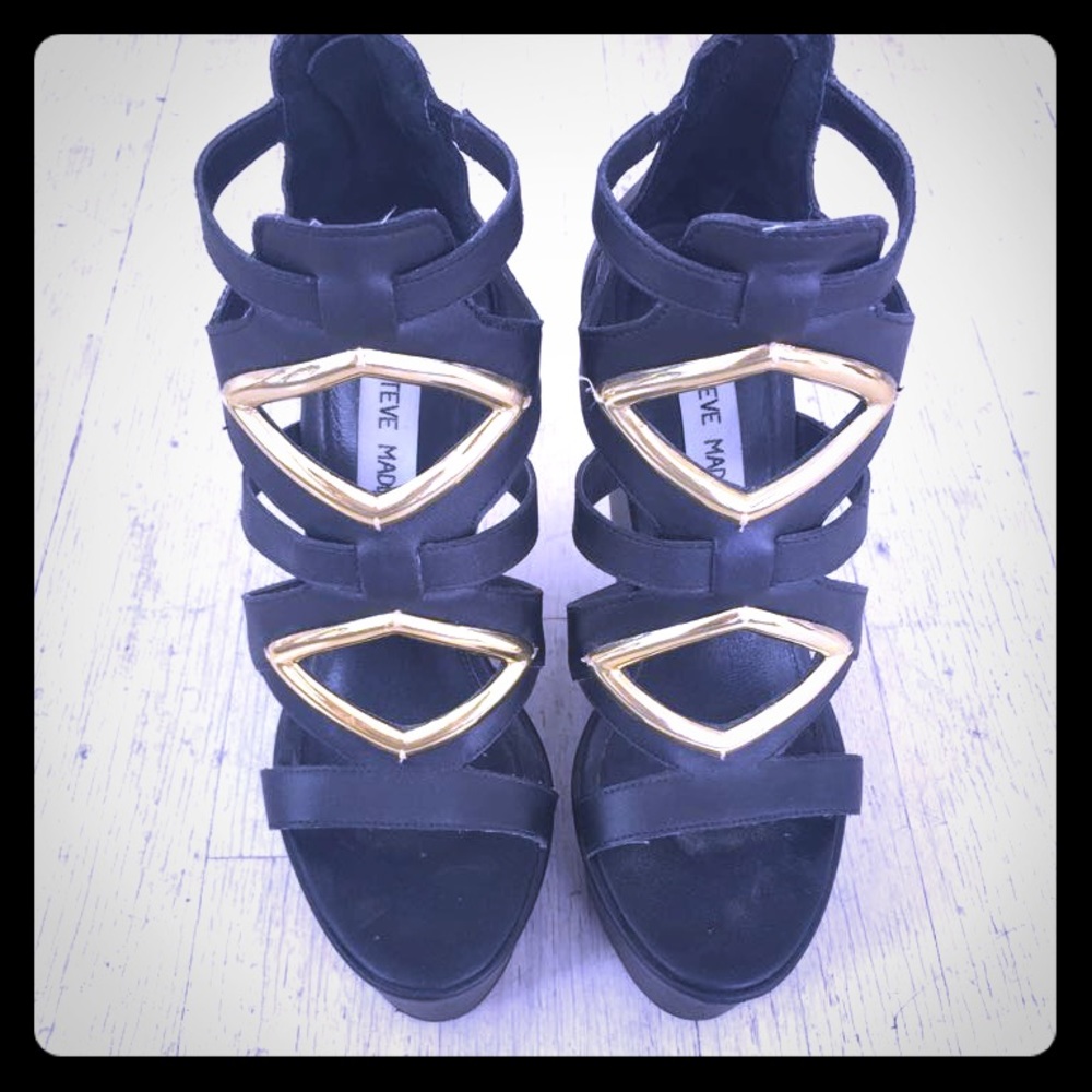 Steve Madden Platform black and Gold shoes