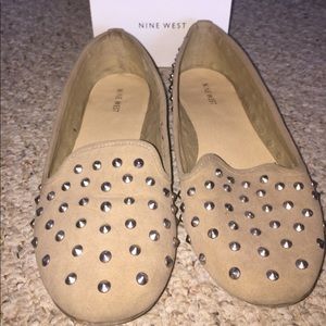 Nine West - Tan studded flats