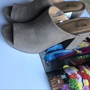 BRAND NEW Clog Heels