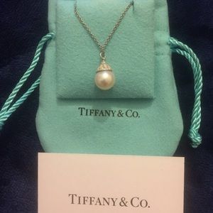 Tiffany & Co pearl pendant necklace AUTHENTIC