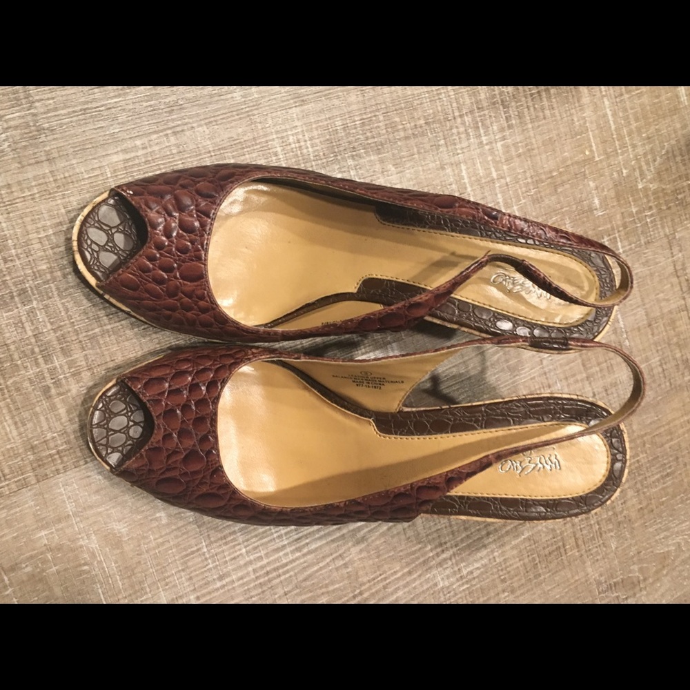 Non leather brown wedge