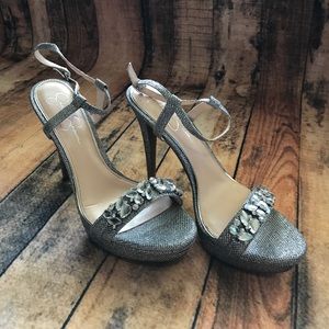 Jessica Simpson Size 9.5 Silver Heels