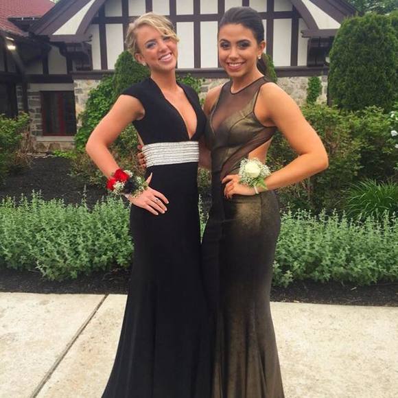 Meet your Posher, Alyssa - Picture 1 of 1