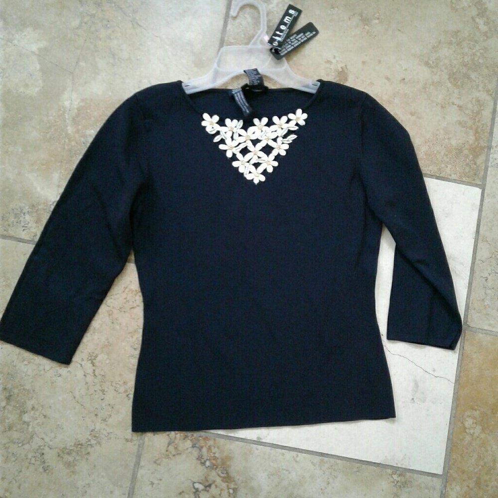 Woman's Sweater/ Top - Picture 1 of 7