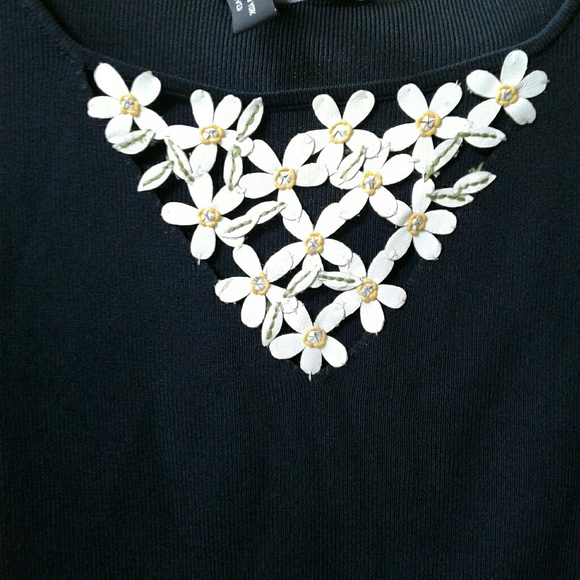 Woman's Sweater/ Top - Picture 3 of 7