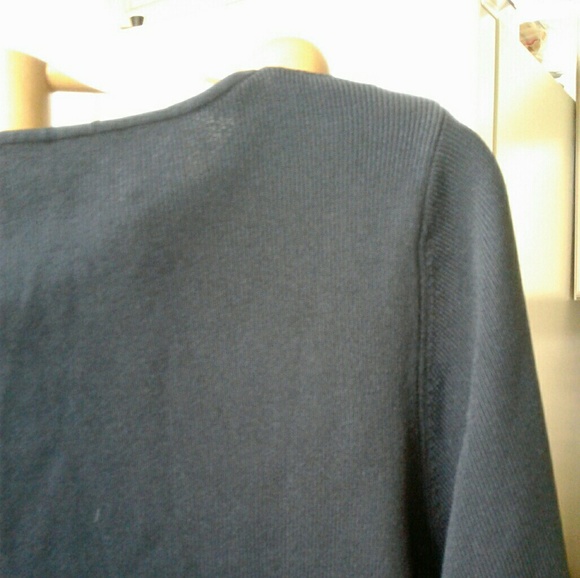 Woman's Sweater/ Top - Picture 7 of 7