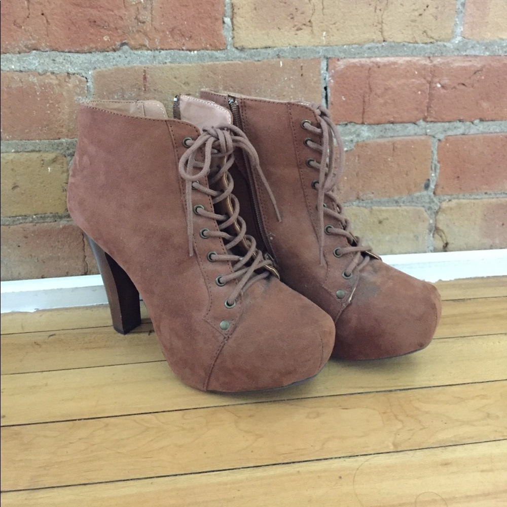 Zip up heeled booties