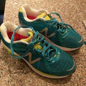 NWOT new balance sneakers