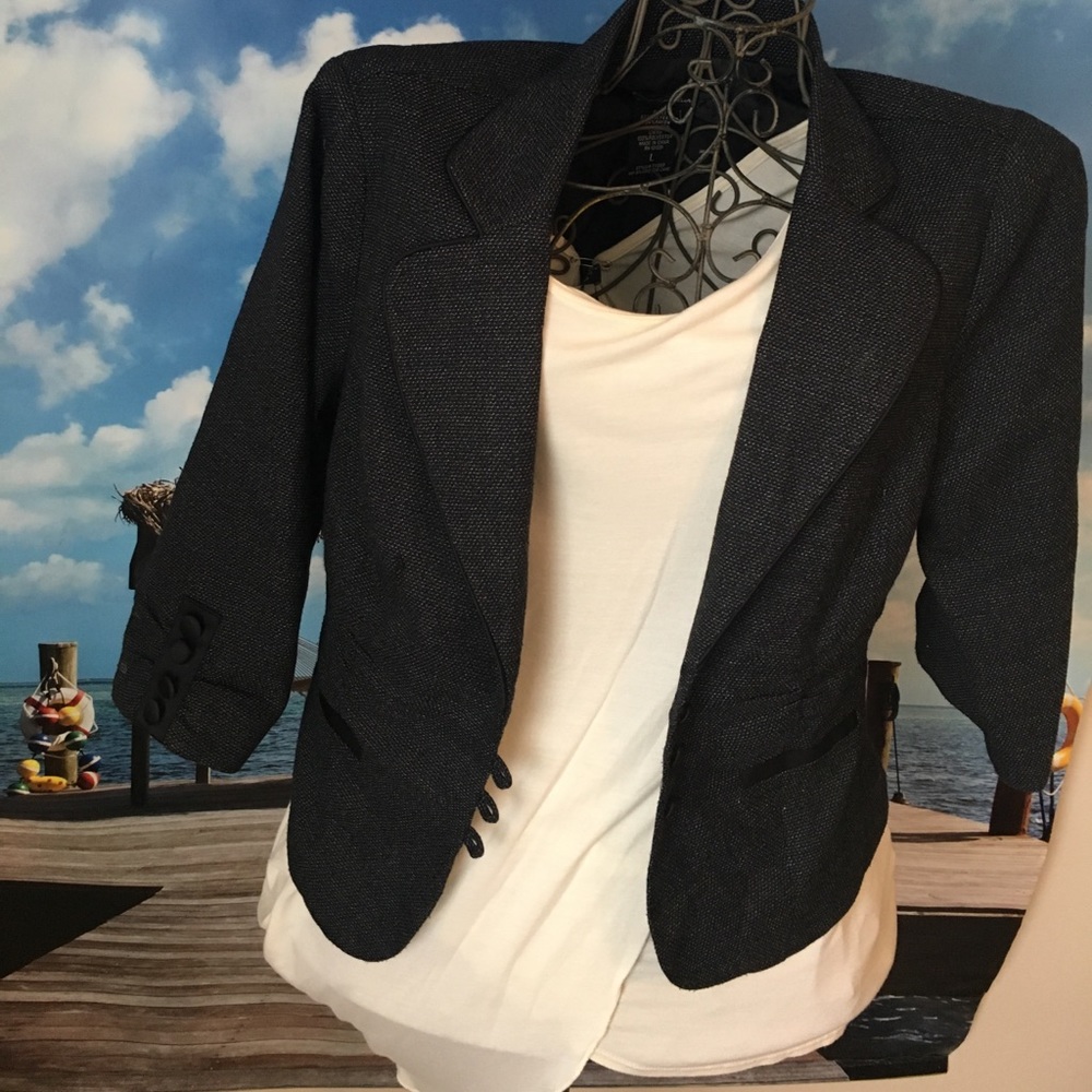 Gray 3/4 length sleeve blazer