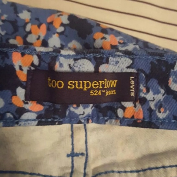 Levi's - Picture 2 of 3